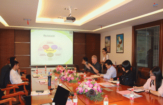 增强校企相同交流，，，，，，推动校企相助深化